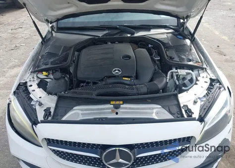 2019 Mercedes-Benz C 300 z USA, uszkodzony, nr VIN 55SWF8DB6KU312586